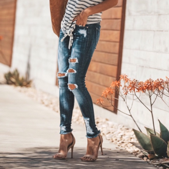 1 LEFT‼️Tristin Destructive Skinnies - Picture 3 of 8